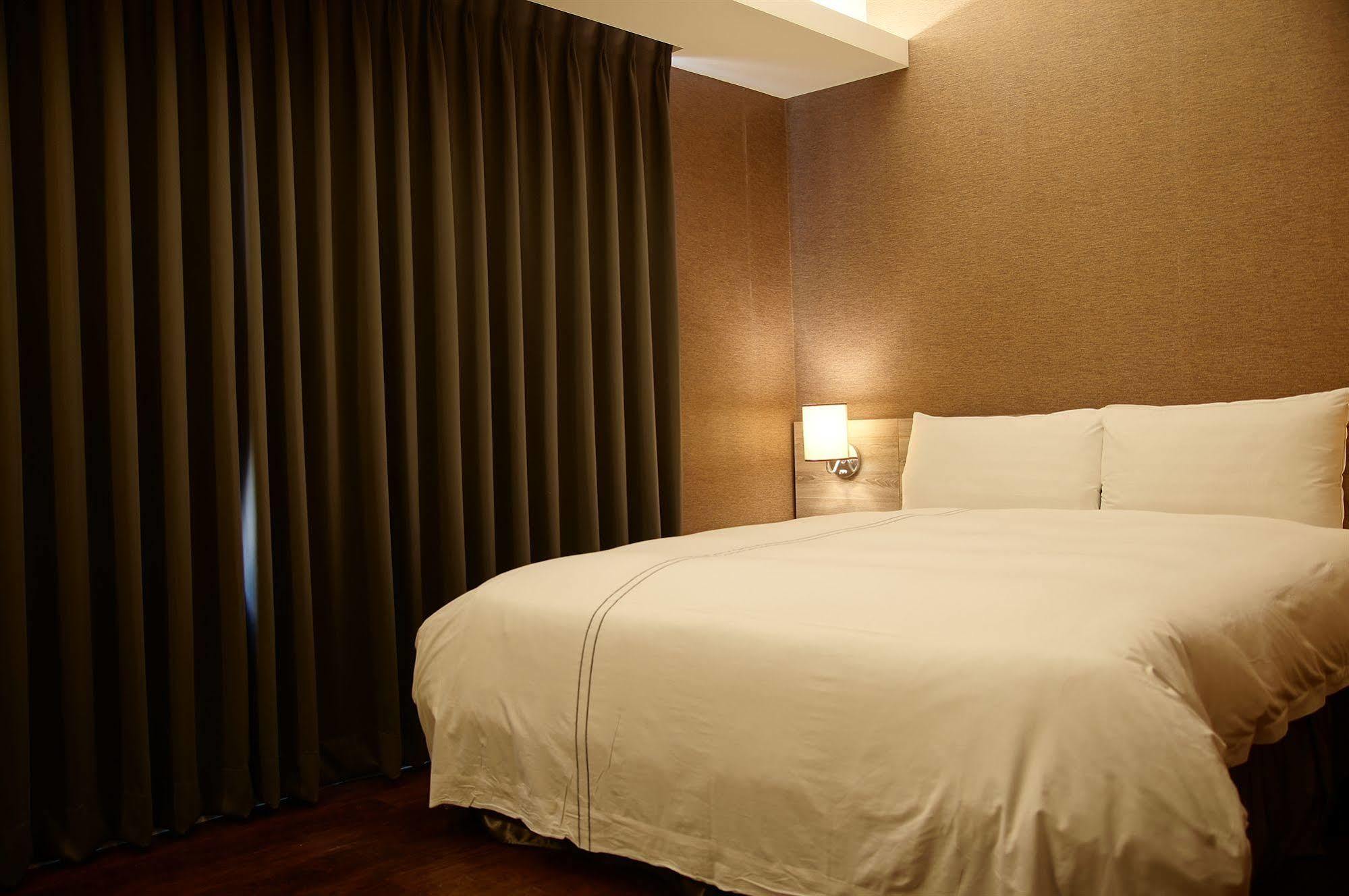 Talmud Business Hotel - Zhongshan Taichung Exterior foto