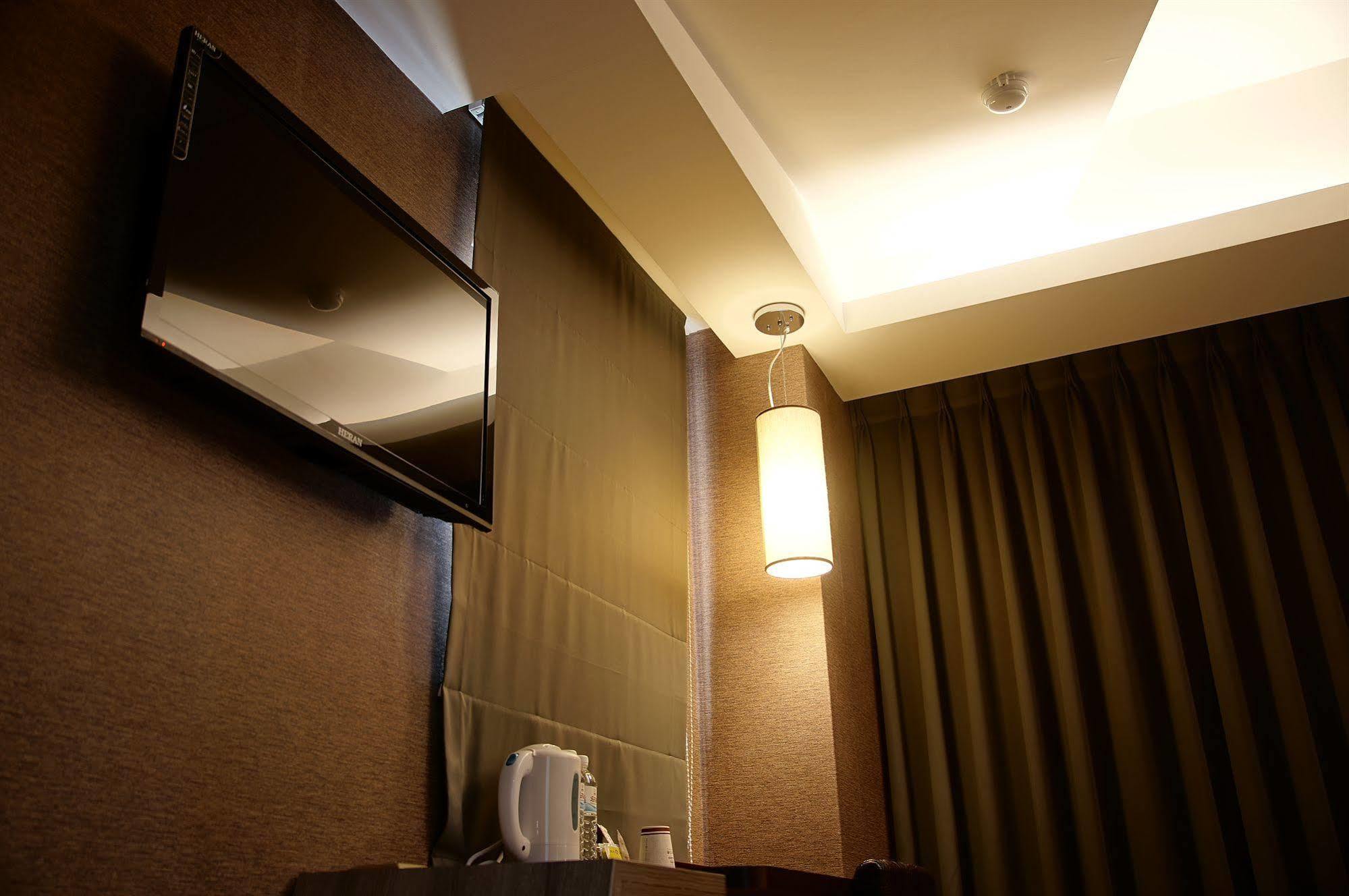 Talmud Business Hotel - Zhongshan Taichung Exterior foto